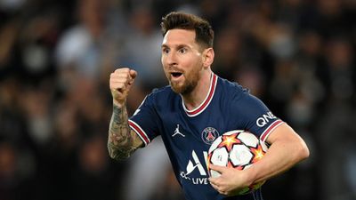 Lionel Messi : 6 महीनों में रोनाल्डो, बेंजेमा के बाद मेसी ने भी छोड़ा यूरोपियन फुटबॉल, PSG से नाता तोड़ डेविड बेकहम के क्लब से खेलेंगे SportsTak Hindi