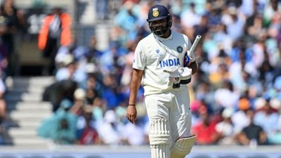 Rohit Sharma : साल 2007 से ICC फाइनल में फ्लॉप रोहित शर्मा, 15 रन पर हुए OUT तो फैंस ने कहा - सबसे बड़ा चोकर... SportsTak Hindi