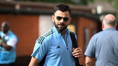 नापसंद किए जाने की क्षमता विकसित करनी चाहिए...फैंस ने किया ट्रोल तो कोहली ने सोशल मीडिया पर शेयर किया अजीब सा मैसेज SportsTak Hindi