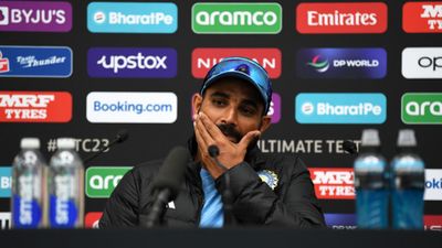 WTC Final: पिच को लेकर मोहम्मद शमी का बड़ा आरोप, कहा- 'ये फाइनल खेलने के लिए पूरी तरह तैयार नहीं' SportsTak Hindi