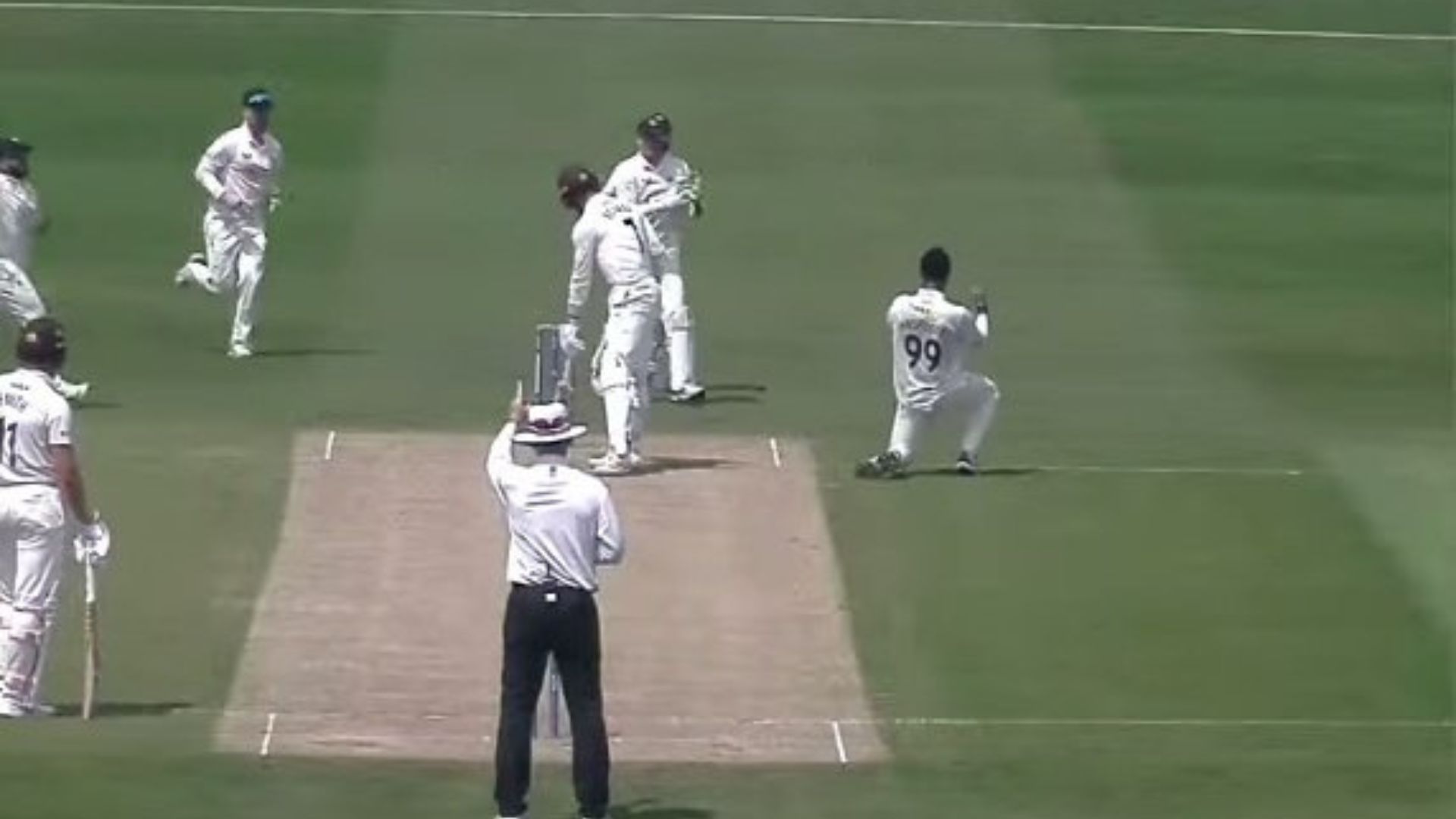 Arshdeep Singh: इंग्लैंड में भी चला अर्शदीप की स्विंग का जादू, इस अंदाज में लिया काउंटी में पहला विकेट, VIDEO