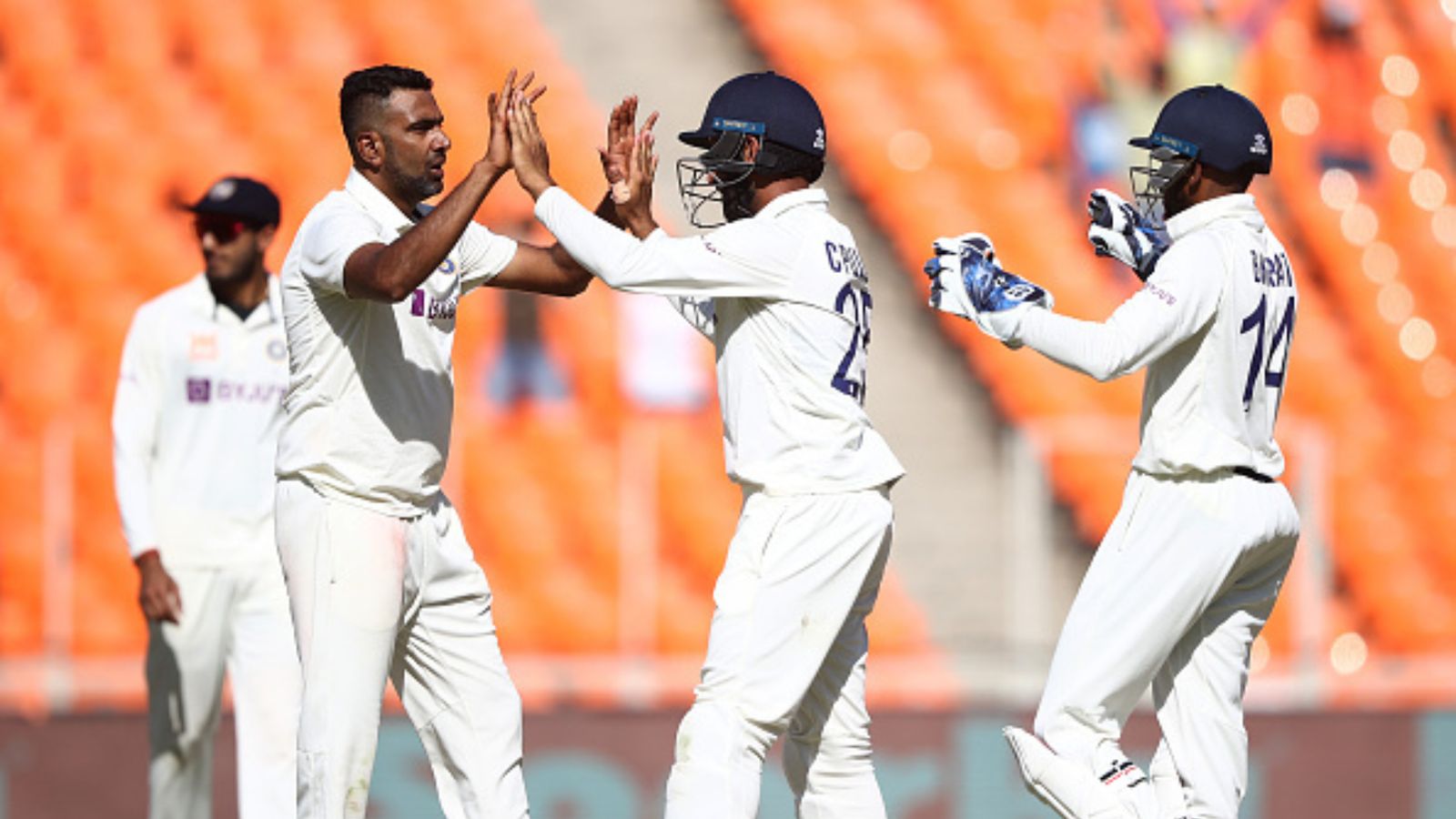 Ashwin ICC Test Rankings: भारत ने जिसे नहीं खिलाया WTC Final वो टेस्ट रैंकिंग में नंबर 1 पर काबिज, जानिए बाकियों का हाल Ashwin ICC Test Rankings: भारत ने जिसे नहीं खिलाया WTC Final वो टेस्ट रैंकिंग में नंबर 1 पर काबिज, जानिए बाकियों का हाल