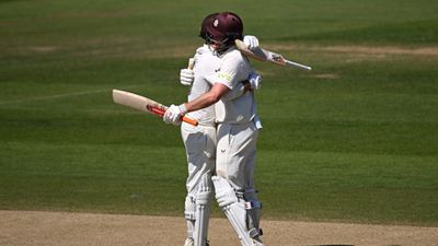 इंग्लैंड में अर्शदीप की टीम के खिलाफ बरसे रिकॉर्ड, 98 साल में पहली बार 501 रन का लक्ष्य चेज़, 100 साल का सबसे धीमा शतक बना SportsTak Hindi