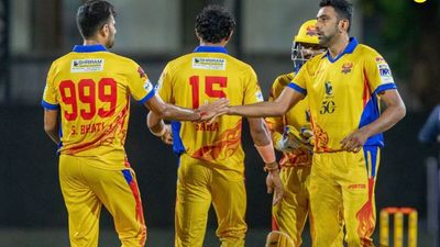 WTC Final से ड्रॉप होने वाले आर अश्विन ने सिर्फ दो गेंदों में ले लिया विकेट, TNPL में दिखा कप्तान का तेवर, VIDEO SportsTak Hindi