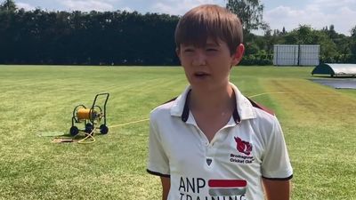 Double Hat-Trick : 6 गेंद में 6 विकेट लेकर गेंदबाज ने बरपाया कहर, 12 साल की उम्र में दिलाई 153 रनों की बड़ी जीत SportsTak Hindi