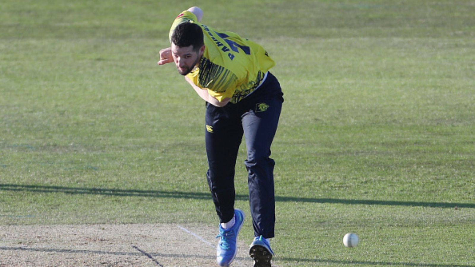 T20 Blast: RCB के बॉलर के आगे आखिरी ओवर में 10 रन नहीं बना सका पाकिस्तानी बल्लेबाज, टाई हो गया मैच T20 Blast: RCB के बॉलर के आगे आखिरी ओवर में 10 रन नहीं बना सका पाकिस्तानी बल्लेबाज, टाई हो गया मैच