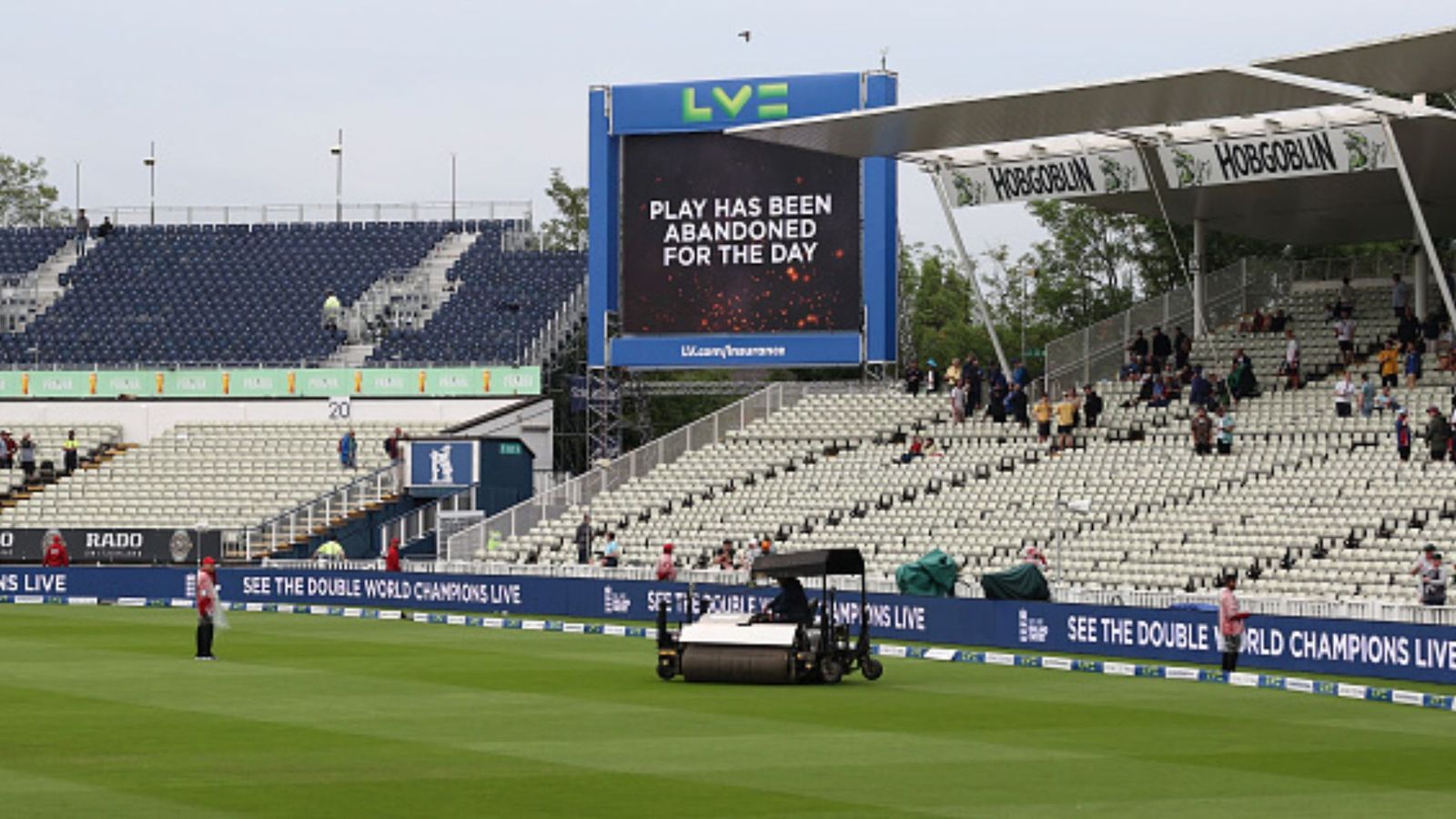 Ashes 2023, ENG vs AUS : तीसरे दिन बारिश ने बिगाड़ा खेल, 386 पर सिमटी ऑस्ट्रेलिया, इंग्लैंड के पास 35 रनों की बढ़त Ashes 2023, ENG vs AUS : तीसरे दिन बारिश ने बिगाड़ा खेल, 386 पर सिमटी ऑस्ट्रेलिया, इंग्लैंड के पास 35 रनों की बढ़त