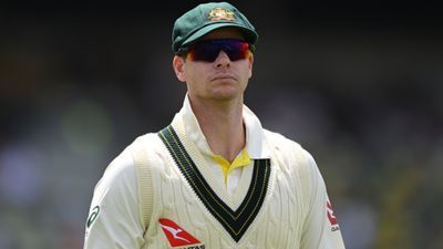 Steve Smith : इंग्लैंड के फैंस ने स्टीव स्मिथ को घेरा, नारों के साथ गाना गाकर उड़ाया मजाक, Video आया सामने SportsTak Hindi