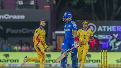 KKR के फिरकी गेंदबाज ने बरपाया कहर, 3 विकेट लेकर अश्विन की टीम को एक रन से जिताया मैच SportsTak Hindi