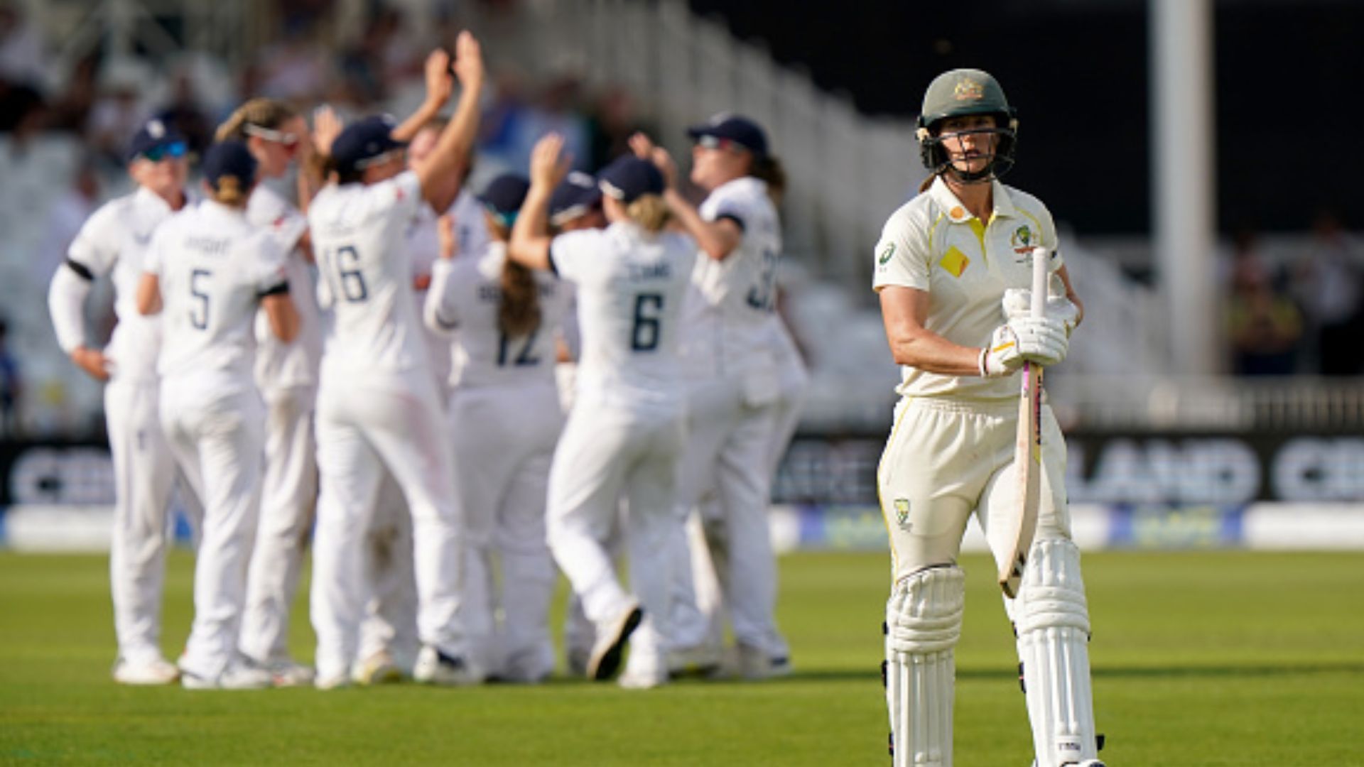 Ellyse Perry, Women's Ashes : 16 साल बाद पहली बार पैरी को मिला 99 का दर्द, ऑस्ट्रेलिया ने इंग्लैंड पर बनाई पकड़