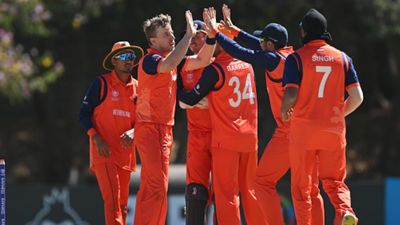 WC 2023, Qualifier : लोगन की घातक गेंदबाजी और मैक्स की दमदार 90 रनों की पारी से नेदरलैंड ने सुपर सिक्स में बनाई जगह, हारकर बाहर नेपाल SportsTak Hindi