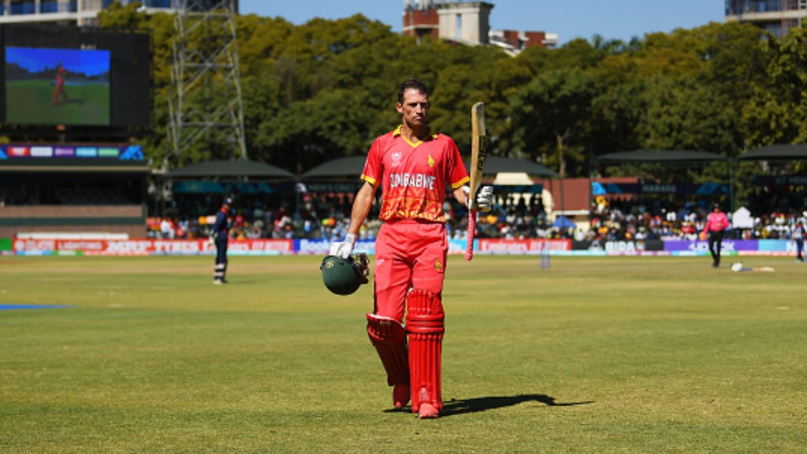 Sean Williams : कोहली, पोंटिंग को पछाड़ शॉन विलियम्स ने 174 रनों की पारी से रचा इतिहास, ज़िम्बाब्वे ने पहली बार ODI में बनाया 408 रन का विशाल स्कोर Sean Williams : कोहली, पोंटिंग को पछाड़ शॉन विलियम्स ने 174 रनों की पारी से रचा इतिहास, ज़िम्बाब्वे ने पहली बार ODI में बनाया 408 रन का विशाल स्कोर