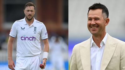 Ricky Ponting : जिसने ख्वाजा को पहले टेस्ट में दी गाली, पोंटिंग ने इंग्लैंड के उसी गेंदबाज का उड़ाया मजाक, कहा - वह तो जरा भी खतरनाक... SportsTak Hindi