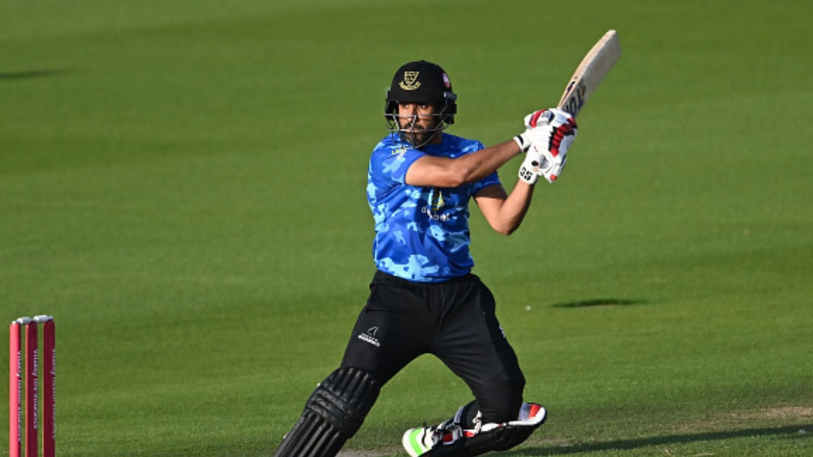 38 की उम्र में जमाया टी20 शतक, 13 साल किया इंतजार, 18 चौके और एक छक्के से 108 रन ठोक रवि बोपारा बने जीत के हीरो 38 की उम्र में जमाया टी20 शतक, 13 साल किया इंतजार, 18 चौके और एक छक्के से 108 रन ठोक रवि बोपारा बने जीत के हीरो