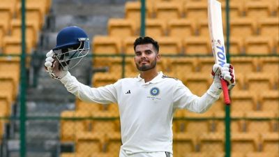 Duleep Trophy: BGT के नेट गेंदबाज ने पलटा खेल, नॉर्थ जोन की 511 रन से जीत, मयंक अग्रवाल की टीम से होगी अगली भिड़ंत SportsTak Hindi
