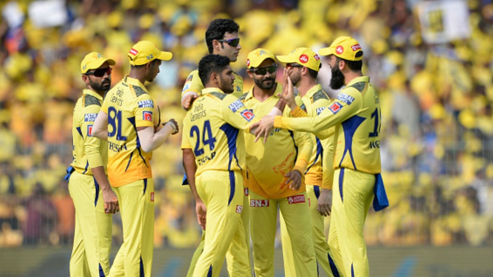 Duleep Trophy : वेस्ट जोन की टीम से बाहर हुए चेतन सकारिया, CSK के चैंपियन तेज गेंदबाज को मिली जगह Duleep Trophy : वेस्ट जोन की टीम से बाहर हुए चेतन सकारिया, CSK के चैंपियन तेज गेंदबाज को मिली जगह