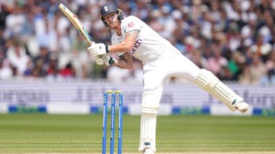 Ashes 2023: 6,6,6...बेन स्टोक्स ने कंगारुओं का बनाया मजाक, छक्के के साथ ठोका शतक, 13 गेंदों में उड़ाए 36 रन SportsTak Hindi