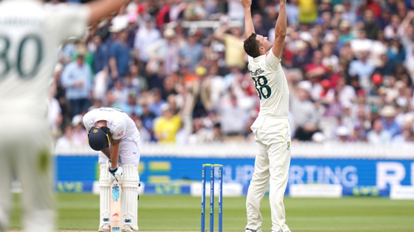 Ashes 2023: बेन स्टोक्स के बवंडर से बाल-बाल बचे कंगारू, 43 रन से लॉर्ड्स टेस्ट पर AUS का कब्जा, सीरीज में ली 2-0 की बढ़त Ashes 2023: बेन स्टोक्स के बवंडर से बाल-बाल बचे कंगारू, 43 रन से लॉर्ड्स टेस्ट पर AUS का कब्जा, सीरीज में ली 2-0 की बढ़त