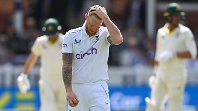 Ashes 2023 : ऑस्ट्रेलिया से दूसरी हार के बाद इंग्लैंड ने टेस्ट टीम में किया बदलाव, जो खेले नहीं उन पर चली तलवार, 2 खिलाड़ी हो गए बाहर SportsTak Hindi