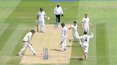 Jonny Bairstow : जॉनी बेयरस्टो को आउट दिए जाने पर मचा बवाल, कमिंस, स्टोक्स, अश्विन से लेकर गौतम गंभीर तक जानें किसने क्या कहा? SportsTak Hindi