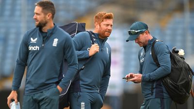 Jonny Bairstow Stumping से छिड़ी महाभारत, ब्रिटिश-ऑस्ट्रेलियाई प्रधानमंत्री जुबानी जंग में कूदे, इंग्लिश कोच ने दी चेतावनी, तीसरे टेस्ट में सुरक्षा बढ़ी SportsTak Hindi