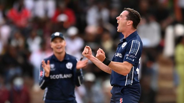 CWCQ 2023: स्कॉटलैंड का धमाका, जिम्बाब्वे को 31 रन से हराकर वर्ल्ड कप से किया बाहर CWCQ 2023: स्कॉटलैंड का धमाका, जिम्बाब्वे को 31 रन से हराकर वर्ल्ड कप से किया बाहर