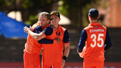 नेदरलैंड्स ने रचा इतिहास, 12 साल बाद खेलेगा वर्ल्ड कप, स्कॉटलैंड को 43 ओवर में रौंदकर कटाया भारत का टिकट SportsTak Hindi