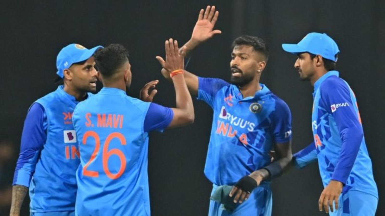 टीम इंडिया के लिए खेलने के बाद 3 महीने रहा खाली हाथ, अब कप्तान बनकर लूटी महफिल, टेस्ट खेलने का है सपना टीम इंडिया के लिए खेलने के बाद 3 महीने रहा खाली हाथ, अब कप्तान बनकर लूटी महफिल, टेस्ट खेलने का है सपना