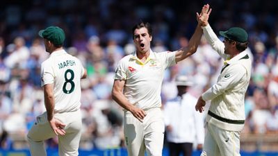 Ashes 2023, ENG vs AUS : कमिंस के कहर से 237 रनों पर सिमटी इंग्लैंड की पहली पारी, 142 रन की ऑस्ट्रेलिया ने बनाई बढ़त SportsTak Hindi