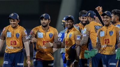 TNPL : एक गेंद और 6 रन के रोमांच में रॉयल किंग्स ने मदुरै पैंथर्स को चार रन से मात देकर क्वालीफायर-2 में बनाई जगह SportsTak Hindi