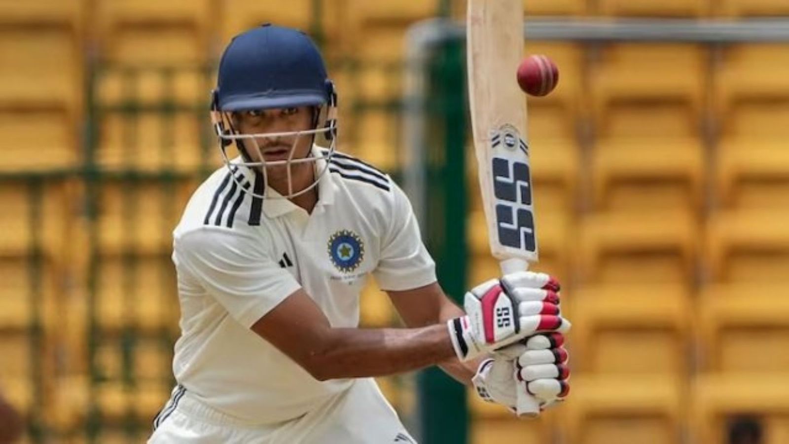 Duleep Trophy सेमीफाइनल में बड़ा विवाद, 4 मिनट 43 सेकेंड में गेंदबाज ने डाली तीन गेंद, स्पिरिट ऑफ क्रिकेट पर उठे सवाल Duleep Trophy सेमीफाइनल में बड़ा विवाद, 4 मिनट 43 सेकेंड में गेंदबाज ने डाली तीन गेंद, स्पिरिट ऑफ क्रिकेट पर उठे सवाल