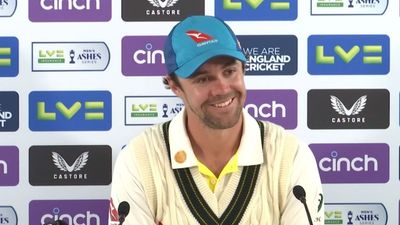 Travis Head : कैरी की हेयर कटिंग के बाद ट्रेविस हेड की मूंछों को लेकर उठा सवाल, पत्रकार ने पूछा - क्या इसे कटवाने के पैसे दिए? SportsTak Hindi