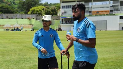IND vs WI: मोहम्मद सिराज-शार्दुल ठाकुर के साथ कौन होगा तीसरा तेज गेंदबाज? इन 3 खिलाड़ियों में है टक्कर SportsTak Hindi