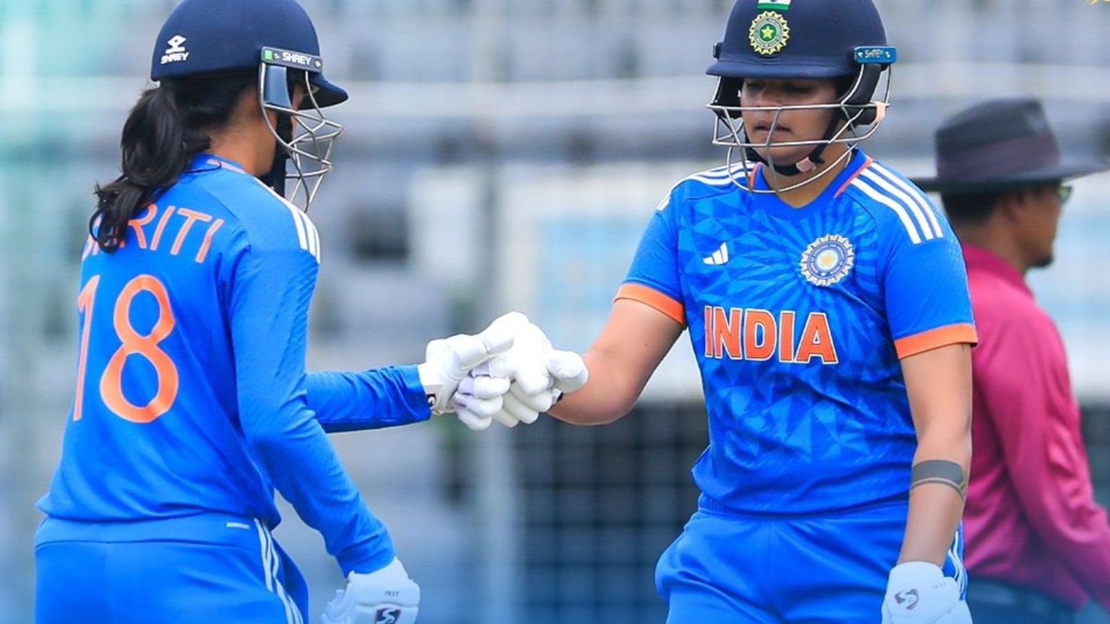 INDW vs BANW: 95 रन बनाकर भी जीत गया भारत, 8 गेंदों में गिरे 6 विकेट, एक ओवर में 4 विकेट ले शेफाली ने दिलाई 8 रन से रोमांचक जीत INDW vs BANW: 95 रन बनाकर भी जीत गया भारत, 8 गेंदों में गिरे 6 विकेट, एक ओवर में 4 विकेट ले शेफाली ने दिलाई 8 रन से रोमांचक जीत