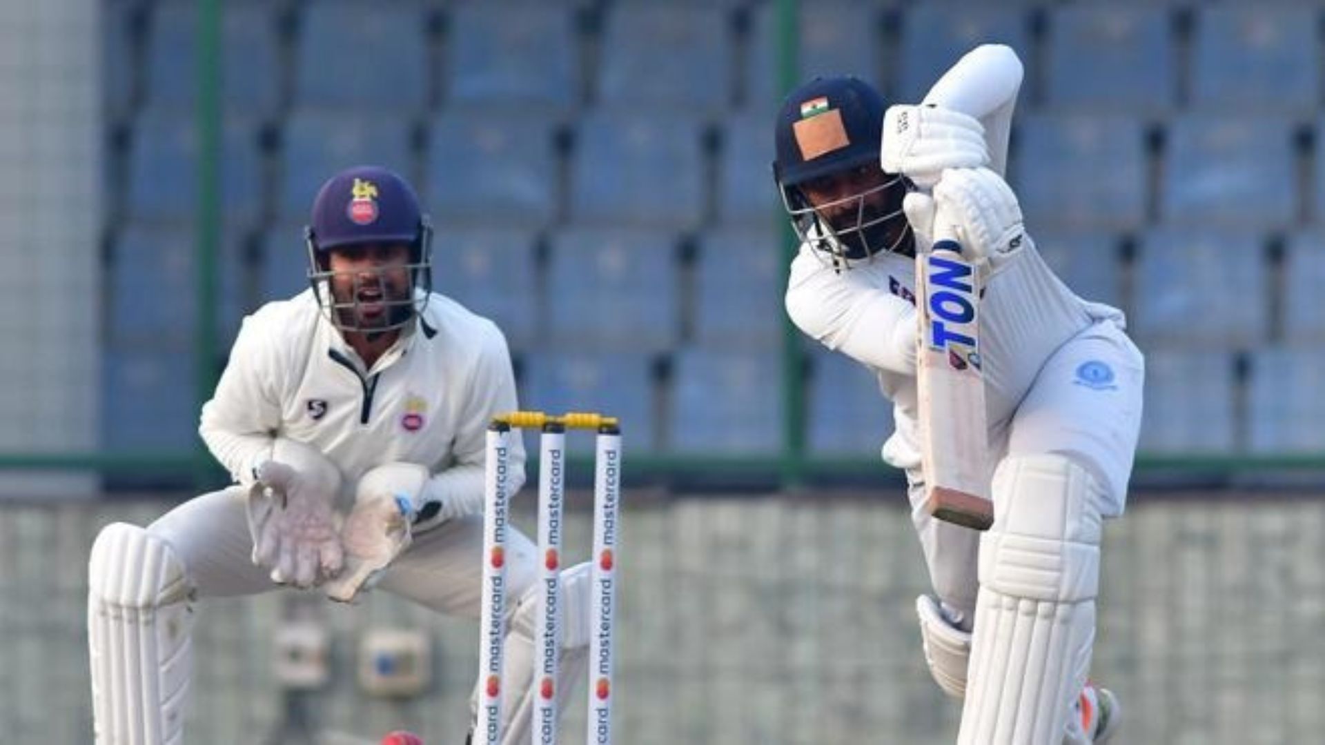 Duleep Trophy Final: टीम इंडिया से ड्रॉप हुआ तो डोमेस्टिक में निकाली भड़ास, रोहित के साथी ने भी कूटे रन, पहले दिन वेस्ट जोन का दिखा दम