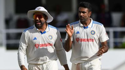 Team India Jersey : टीम इंडिया की नई टेस्ट जर्सी में निकली ये सबसे बड़ी खामी, अब ICC ले सकती है बड़ा एक्शन SportsTak Hindi