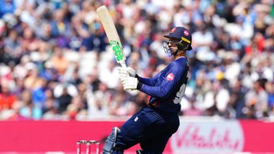 T20 Blast : बारिश के बाद बरसा लखनऊ सुपर जायंट्स का जांबाज, 3 छक्के उड़ाकर टीम को पहुंचाया फाइनल, हैम्पशर को मिली 5 विकेट से हार SportsTak Hindi