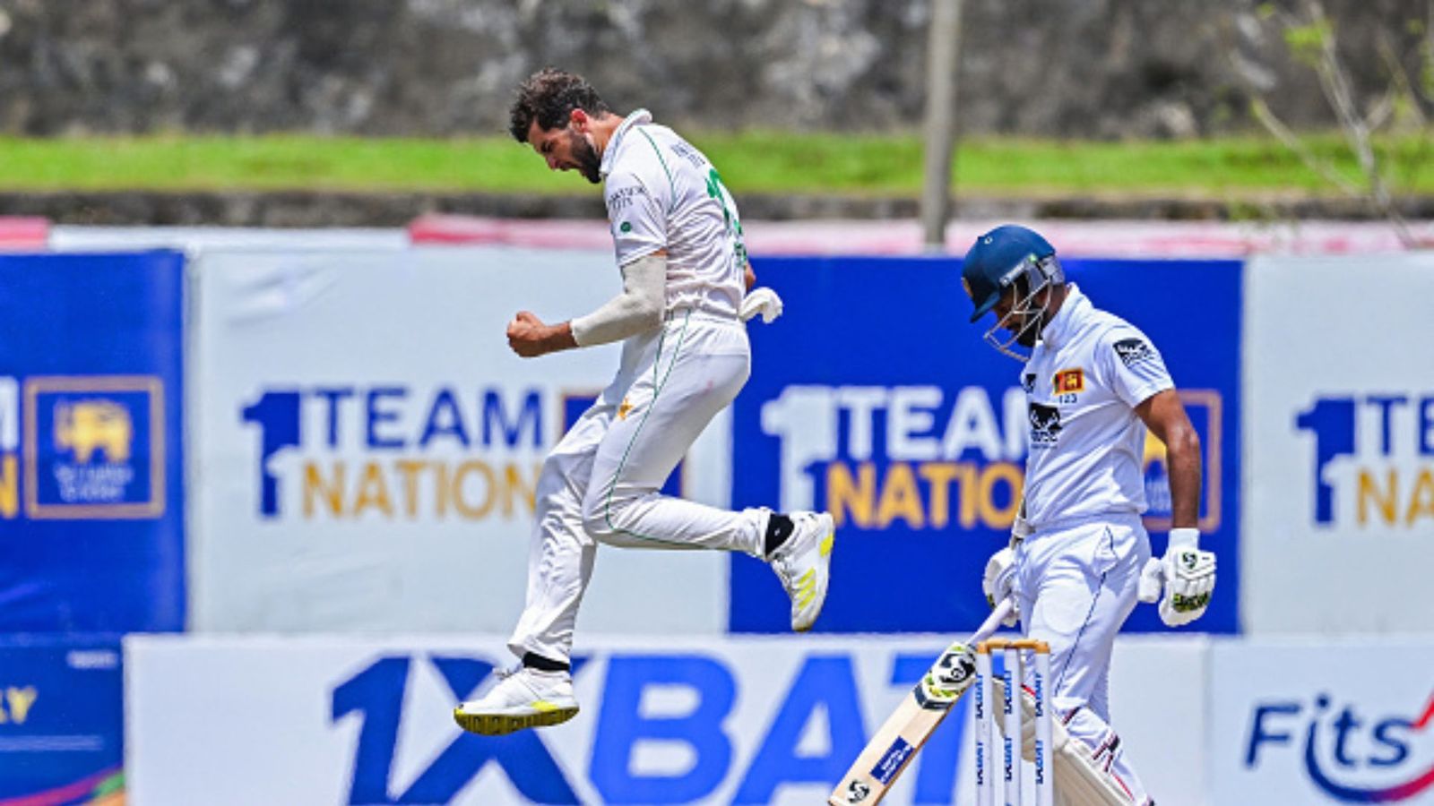 SL vs PAK: दर्द झेल खेला वर्ल्ड कप, चोट के चलते रहा साल भर बाहर, बाबर के नंबर 1 गेंदबाज ने रचा इतिहास, ऐसा करने वाला बना पाकिस्तान का 18वां गेंदबाज SL vs PAK: दर्द झेल खेला वर्ल्ड कप, चोट के चलते रहा साल भर बाहर, बाबर के नंबर 1 गेंदबाज ने रचा इतिहास, ऐसा करने वाला बना पाकिस्तान का 18वां गेंदबाज