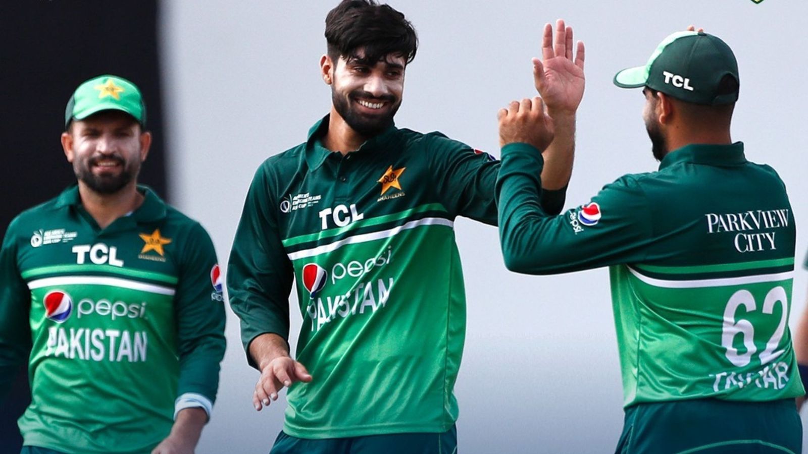 पाकिस्तान के 20 साल के गेंदबाज का कहर, 6 विकेट लेकर भारत को डराया, UAE को मिली 184 रन से हार पाकिस्तान के 20 साल के गेंदबाज का कहर, 6 विकेट लेकर भारत को डराया, UAE को मिली 184 रन से हार