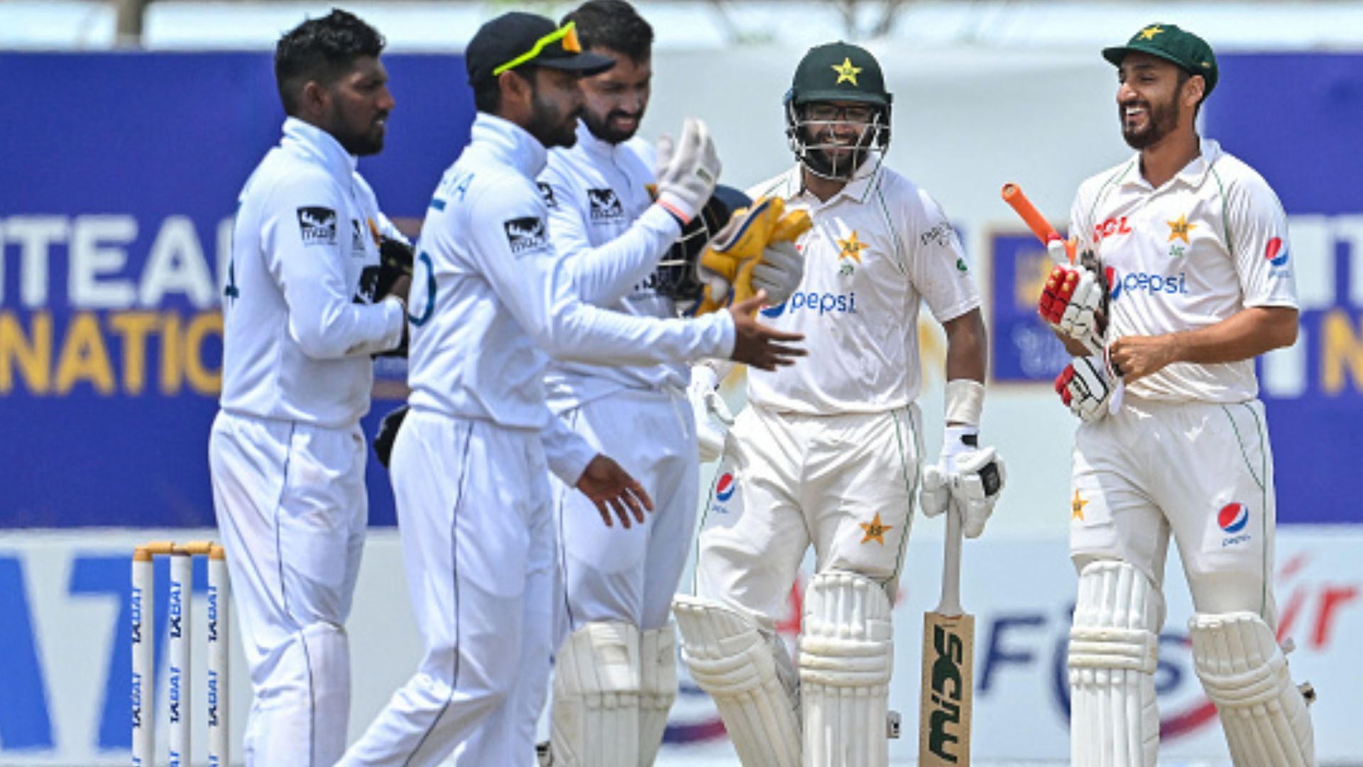 SL vs PAK : एक साल बाद 131 रनों के लक्ष्य के आगे गिरते-पड़ते 4 विकेट से टेस्ट मैच जीता पाकिस्तान, इमाम उल हक ने फिफ्टी जड़ श्रीलंका को चखाया हार का स्वाद 