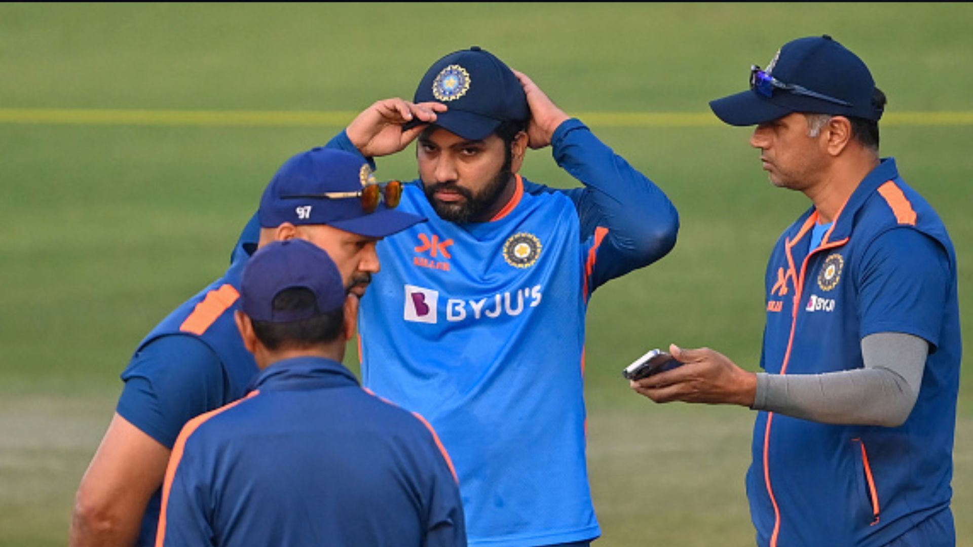 IND vs WI : त्रिनिडाड में टीम इंडिया को फ्लाइट में किस समस्या से पड़ा जूझना, BCCI से रोहित एंड कंपनी ने दर्ज की शिकायत 
