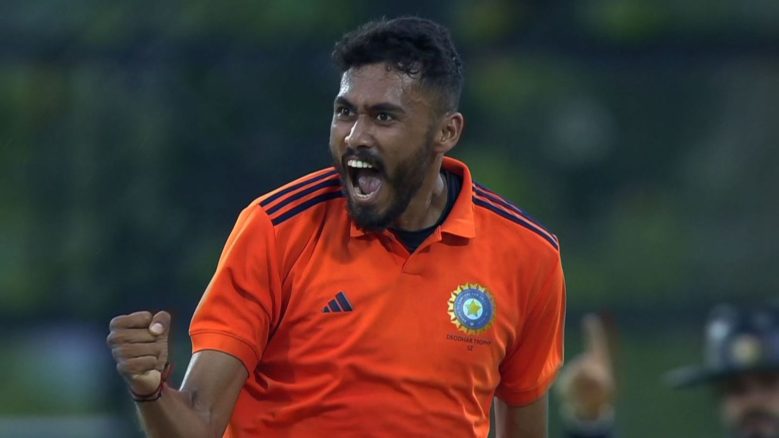 Deodhar Trophy : कावेरप्पा और साई किशोर ने मिलकर 136 रनों पर नॉर्थ ईस्ट जोन को समेटा, 9 विकेट से जीती मयंक अग्रवाल की टीम Deodhar Trophy : कावेरप्पा और साई किशोर ने मिलकर 136 रनों पर नॉर्थ ईस्ट जोन को समेटा, 9 विकेट से जीती मयंक अग्रवाल की टीम