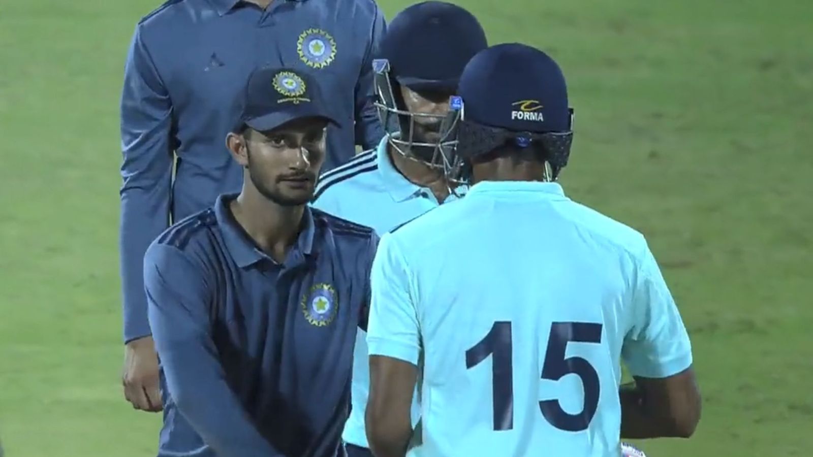 Deodhar Trophy : हार्विक और अतीत की दमदार फिफ्टी से जीती वेस्ट जोन, KKR के विस्फोटक बल्लेबाज की टीम को मिली हार Deodhar Trophy : हार्विक और अतीत की दमदार फिफ्टी से जीती वेस्ट जोन, KKR के विस्फोटक बल्लेबाज की टीम को मिली हार