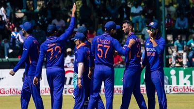 Team India : जसप्रीत बुमराह के साथ टीम इंडिया में लौटा एक और धाकड़ तेज गेंदबाज, जो करीब एक साल से था बाहर SportsTak Hindi