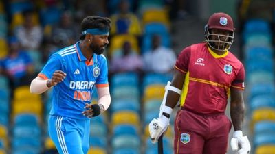 IND vs WI : बिना रोहित और कोहली तीसरे वनडे में सीरीज जीतने उतरी टीम इंडिया, हार्दिक पंड्या की कप्तानी में हुए ये दो बड़े बदलाव SportsTak Hindi