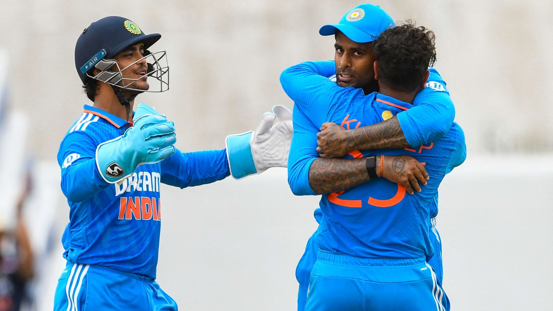 IND vs WI 3rd ODI: टीम इंडिया के रनों के पहाड़ तले दबा वेस्ट इंडीज, 200 रन से मिली करारी शिकस्त, भारतीय बल्लेबाजों और गेंदबाजों ने खूब मौज उड़ाई