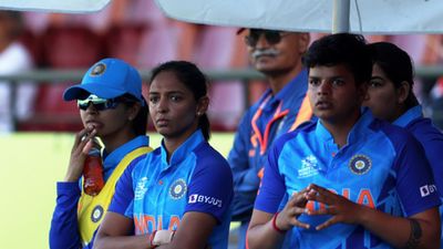 Asian Games से पहले BCCI ने उठाया बड़ा कदम, महिला टीम इंडिया के गेंदबाजी और फील्डिंग कोच के मांगे आवेदन SportsTak Hindi