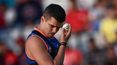 Deodhar Trophy Final : अर्जुन तेंदुलकर को मयंक अग्रवाल की टीम से किया गया बाहर, फाइनल मैच में क्यों हुआ ऐसा? SportsTak Hindi