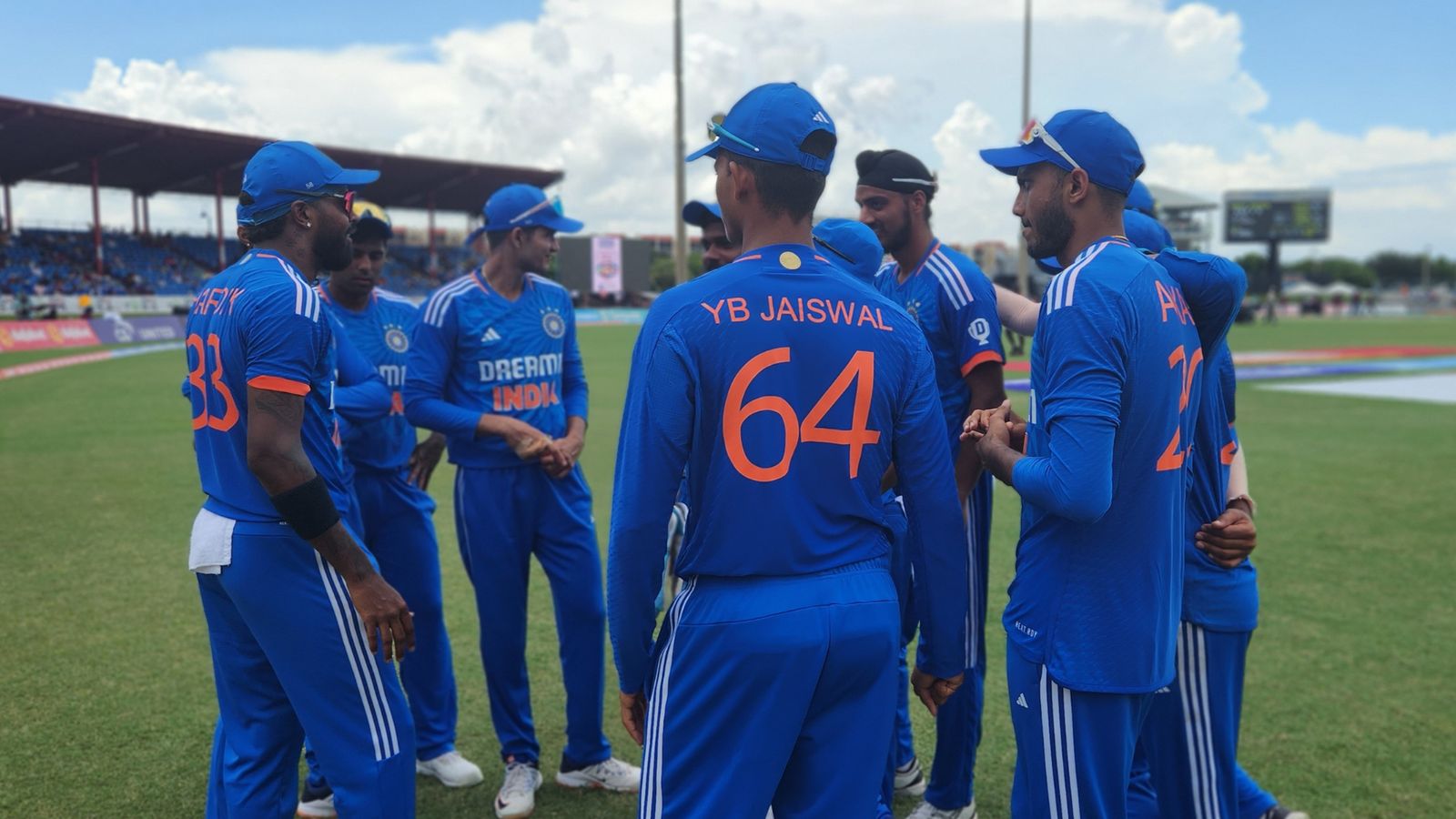 IND vs WI: हार्दिक पंड्या और खिलाड़ियों की ये 5 गलतियां टीम इंडिया को ले डूबी, चमचमाता टी20 रिकॉर्ड हो गया खराब IND vs WI: हार्दिक पंड्या और खिलाड़ियों की ये 5 गलतियां टीम इंडिया को ले डूबी, चमचमाता टी20 रिकॉर्ड हो गया खराब