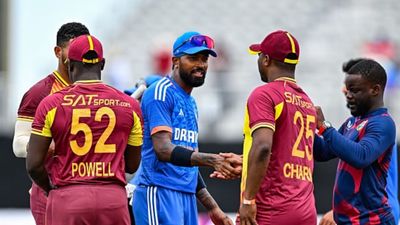 IND vs WI : वेस्टइंडीज के खिलाफ हार के बाद हार्दिक पंड्या पर बरसे वसीम जाफर, कहा - जब भी बैटिंग आती है... SportsTak Hindi